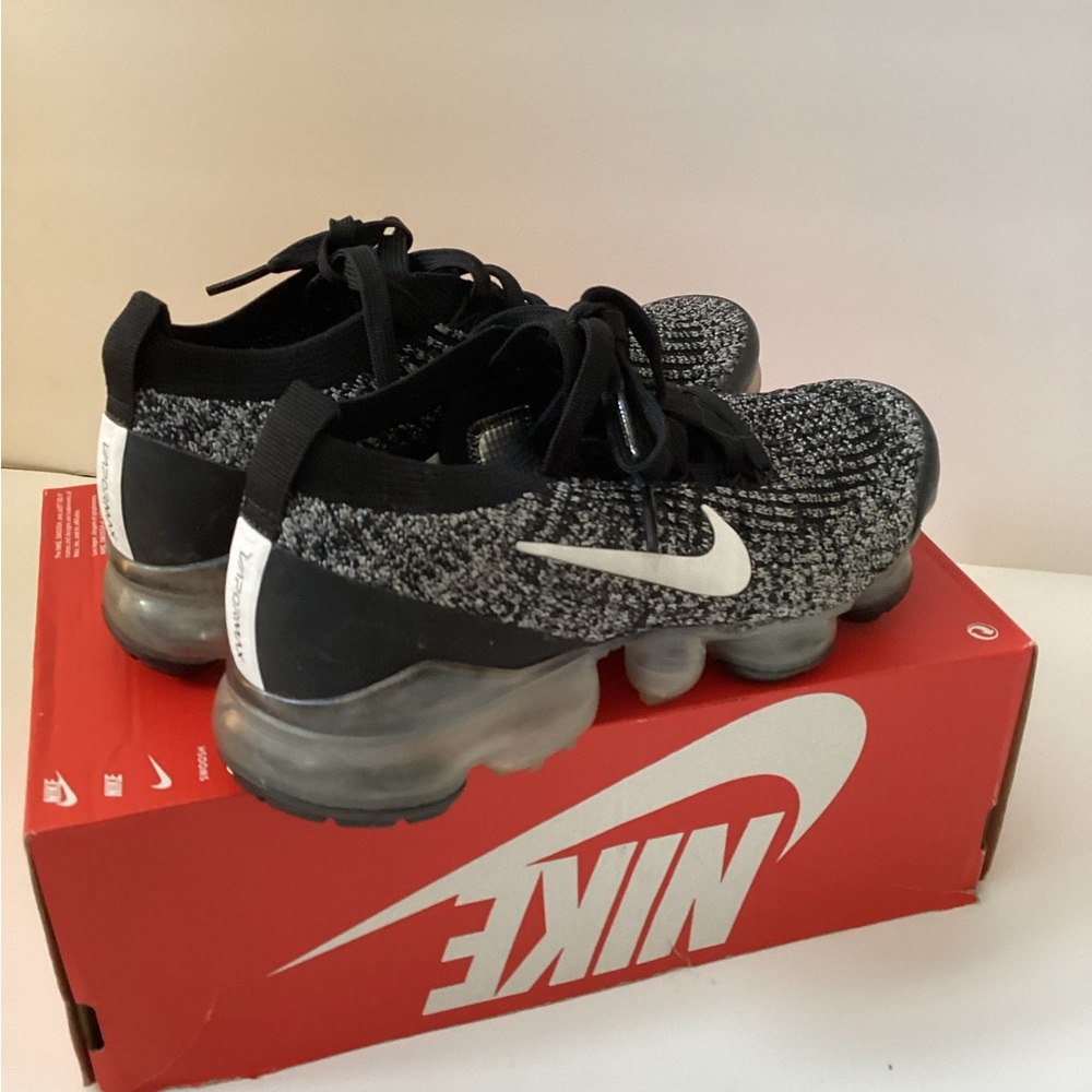 Nike VaporMax woman’s tennis shoes